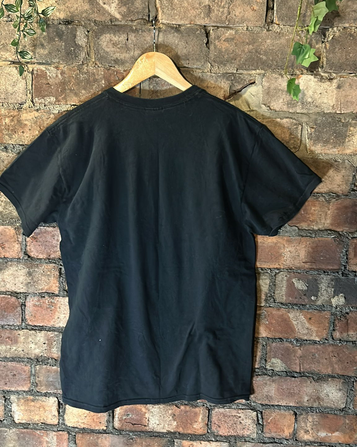 Green leaf band tshirt